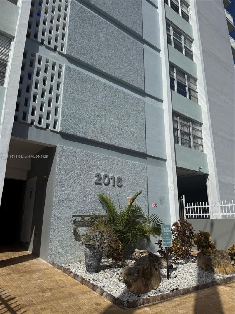 2016 Bay Dr, Unit 202, Miami Beach, FL 33141 Photo