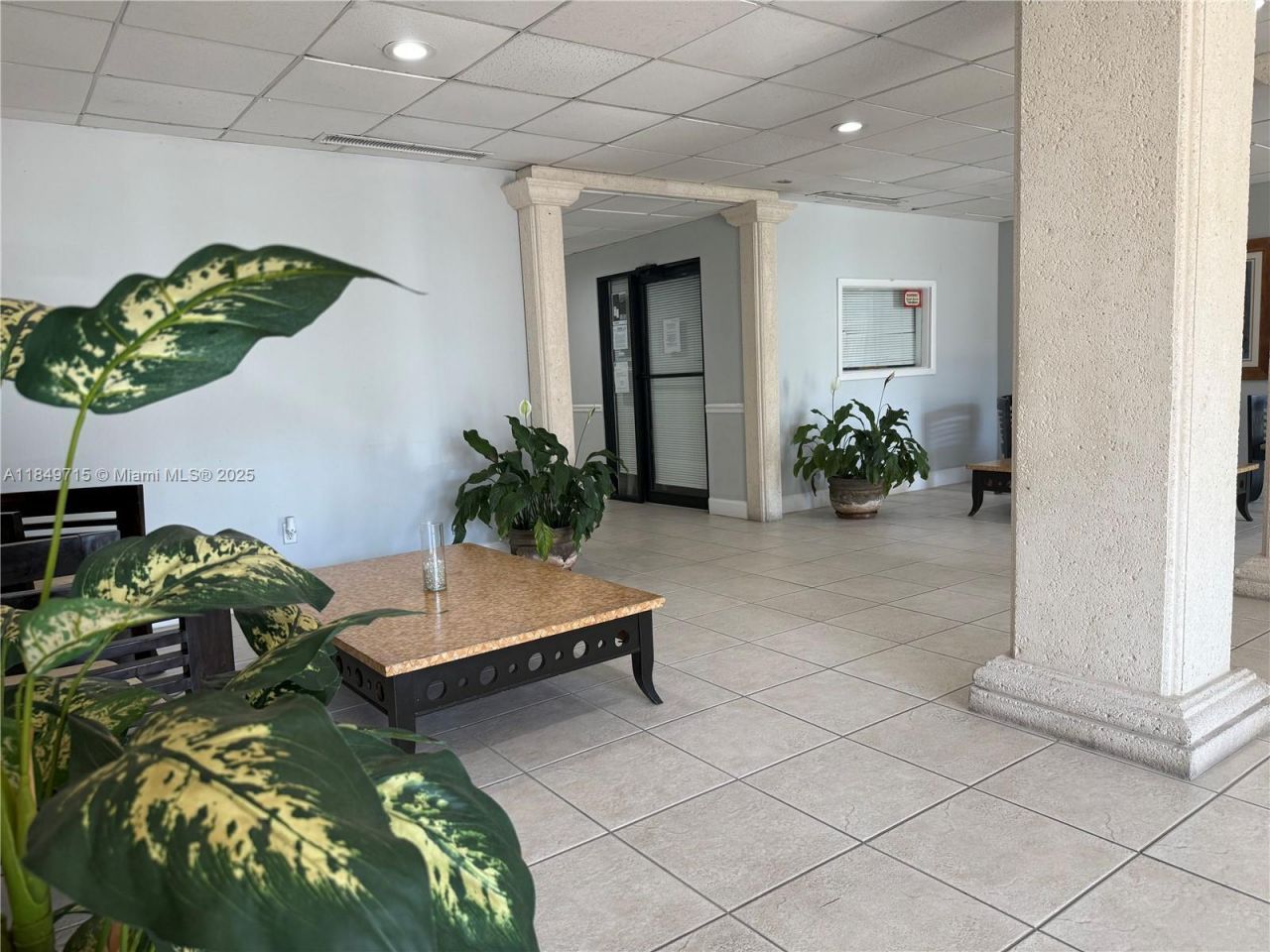 2016 Bay Dr, Unit 202, Miami Beach, FL 33141 Photo