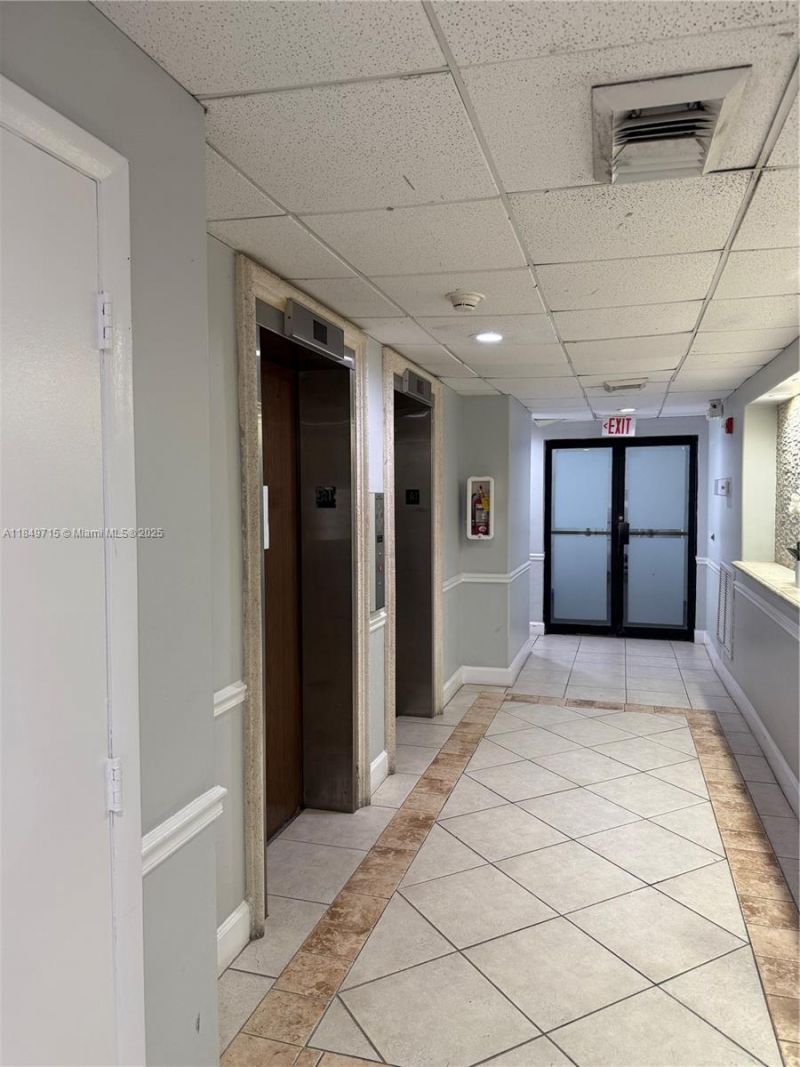 2016 Bay Dr, Unit 202, Miami Beach, FL 33141 Photo