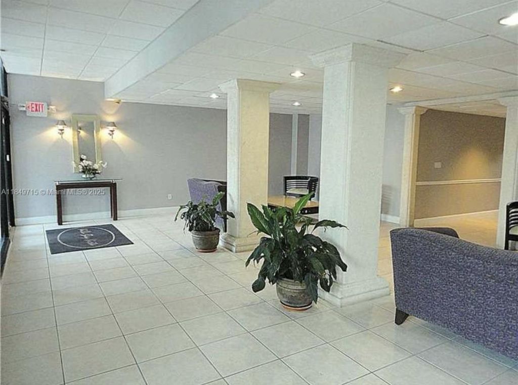 2016 Bay Dr, Unit 202, Miami Beach, FL 33141 Photo