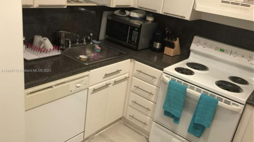 2016 Bay Dr, Unit 202, Miami Beach, FL 33141 Photo