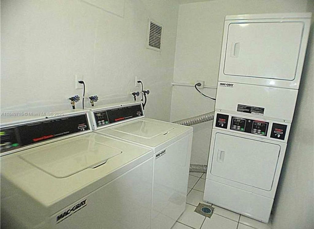 2016 Bay Dr, Unit 202, Miami Beach, FL 33141 Photo