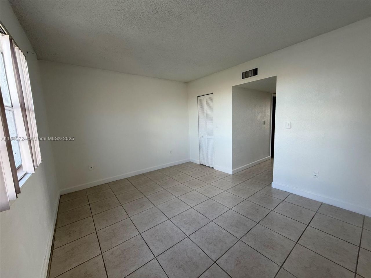 10900 SW 104th St, Unit 323, Miami, FL 33176 Photo