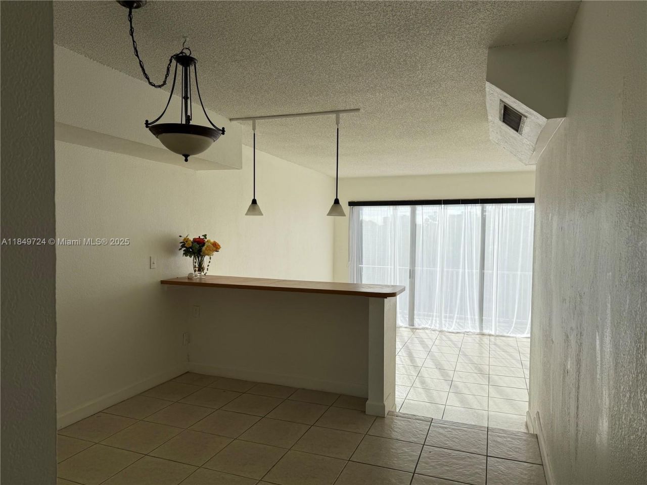 10900 SW 104th St, Unit 323, Miami, FL 33176 Photo
