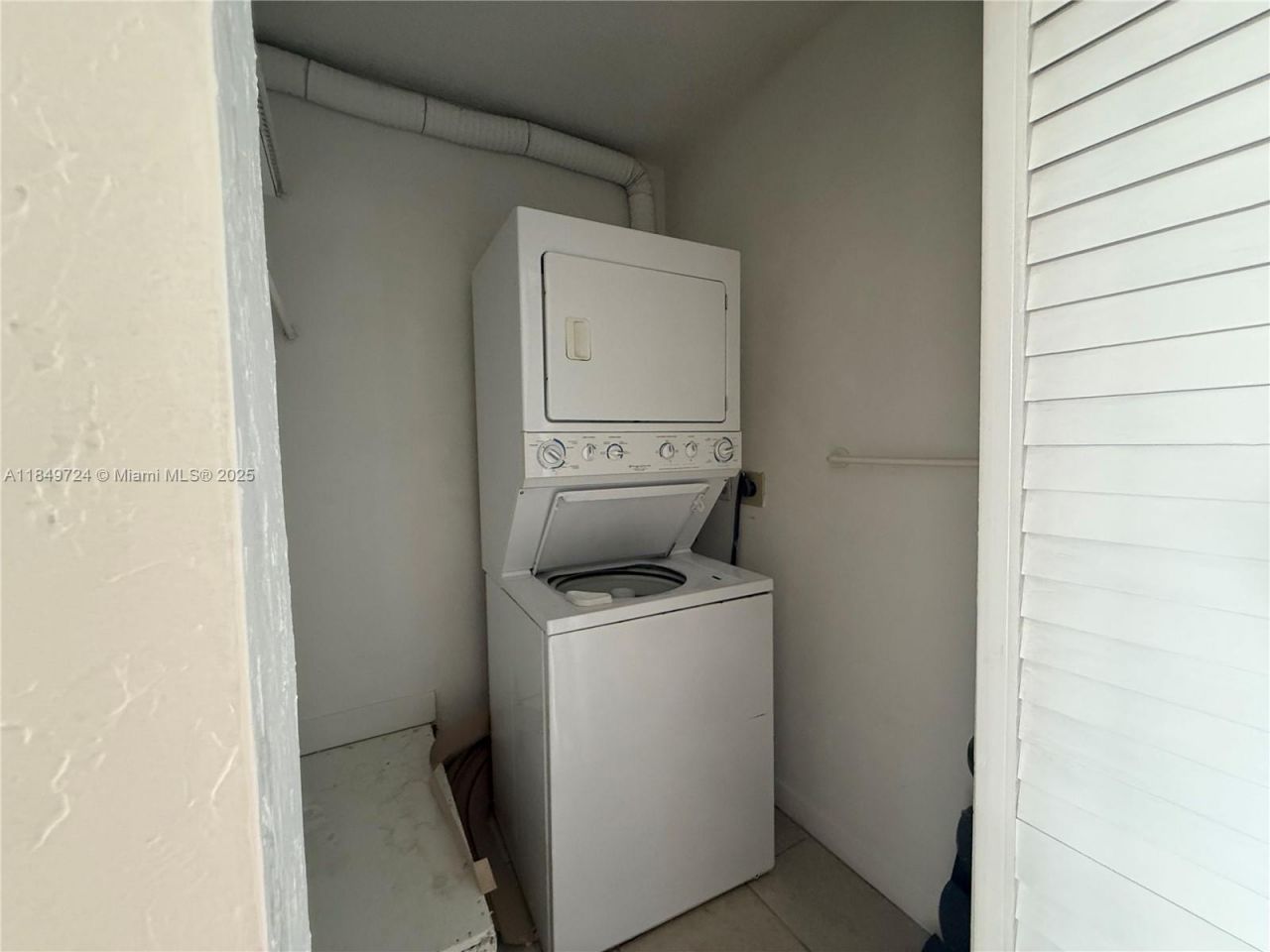 10900 SW 104th St, Unit 323, Miami, FL 33176 Photo