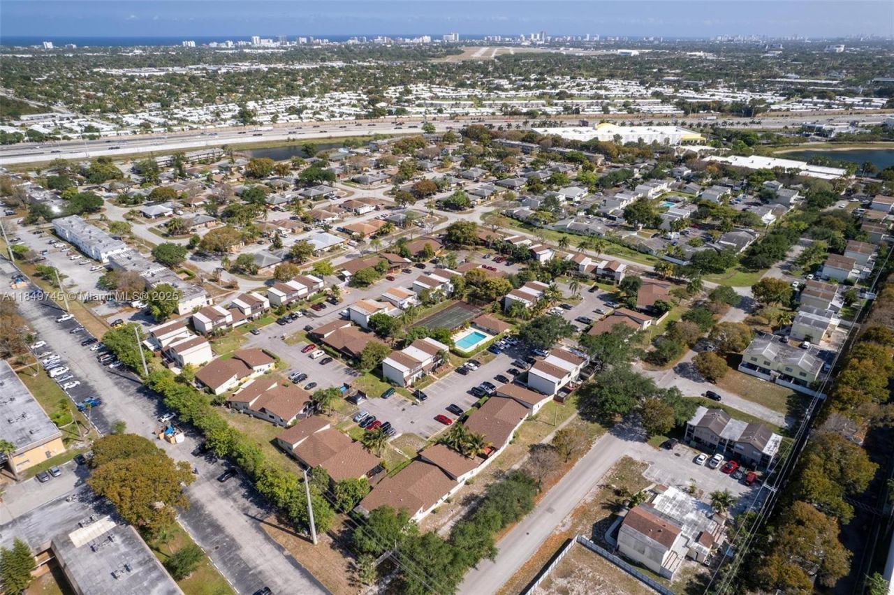 3200 NW 5th Ter, Unit 8, Pompano Beach, FL 33064 Photo