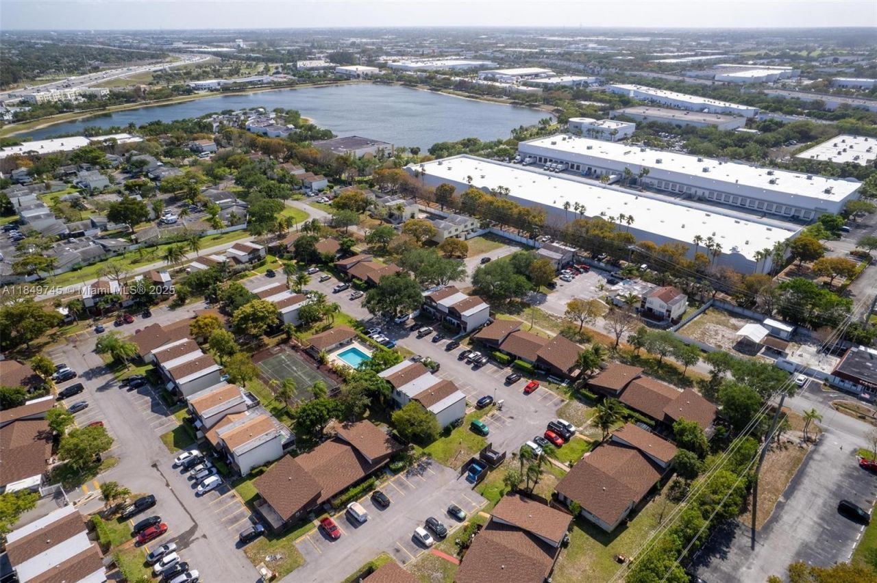 3200 NW 5th Ter, Unit 8, Pompano Beach, FL 33064 Photo