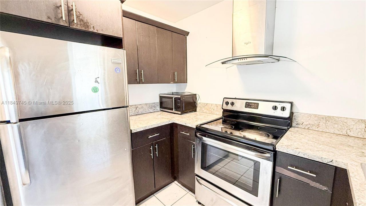 3200 NW 5th Ter, Unit 8, Pompano Beach, FL 33064 Photo