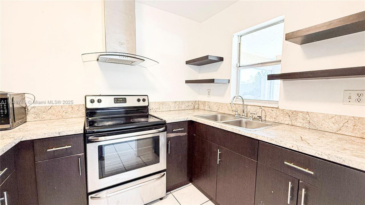 3200 NW 5th Ter, Unit 8, Pompano Beach, FL 33064 Photo