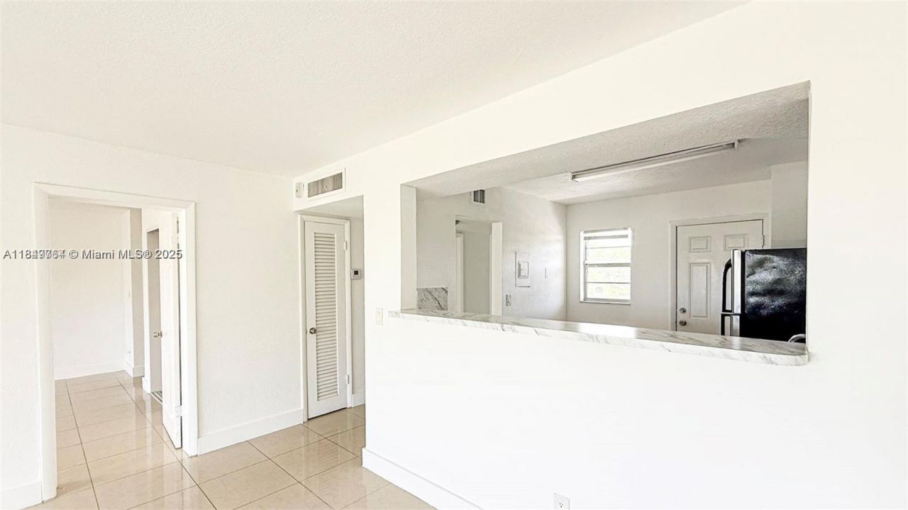 1450 NE 191st St, Unit 404, Miami, FL 33179 Photo