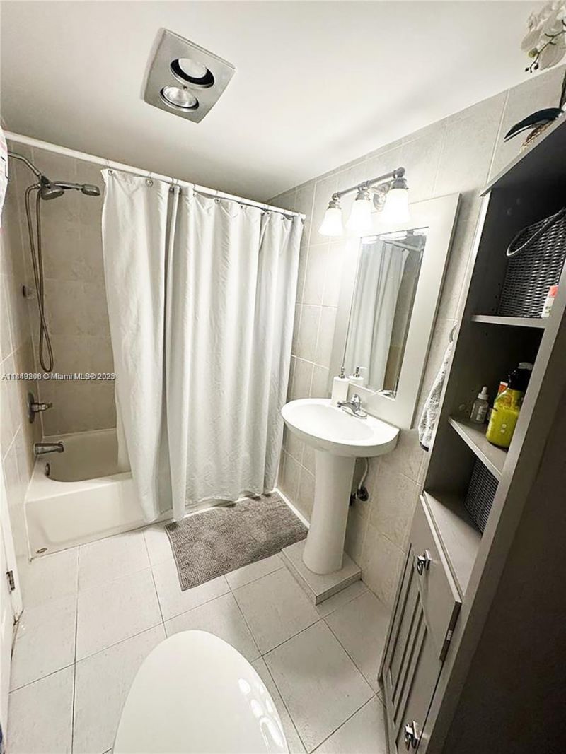 2750 NE 183rd St, Unit 1404, Aventura, FL 33160 Photo