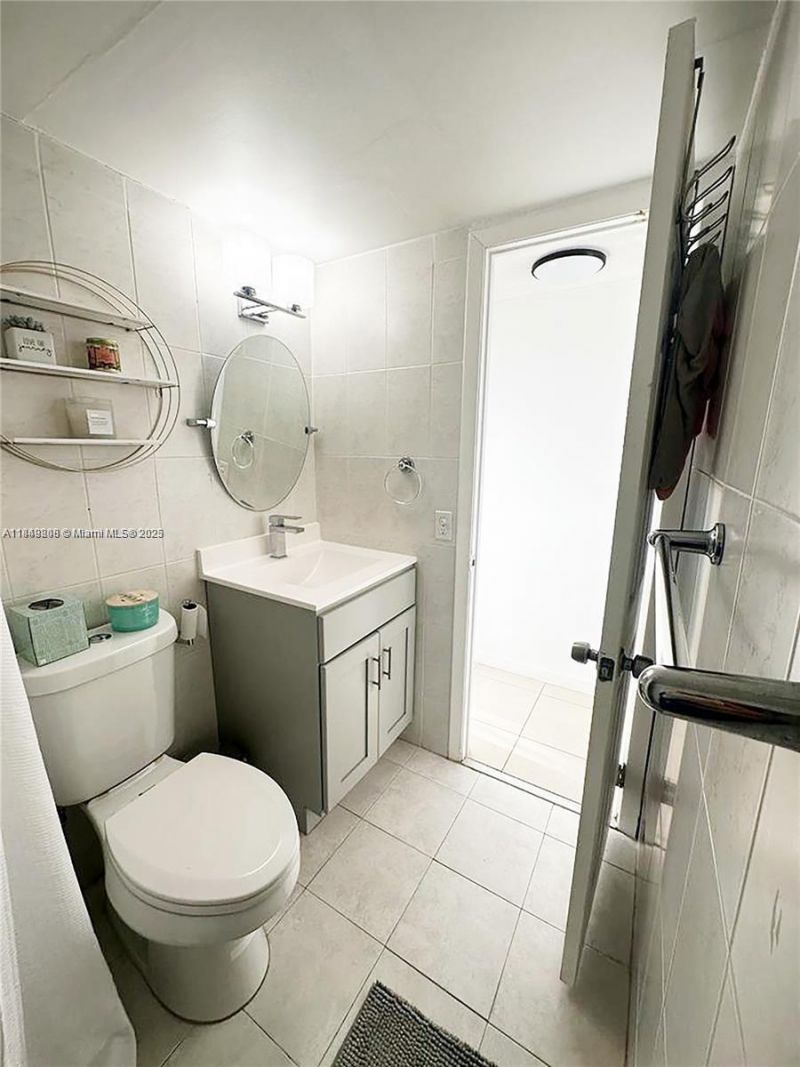 2750 NE 183rd St, Unit 1404, Aventura, FL 33160 Photo