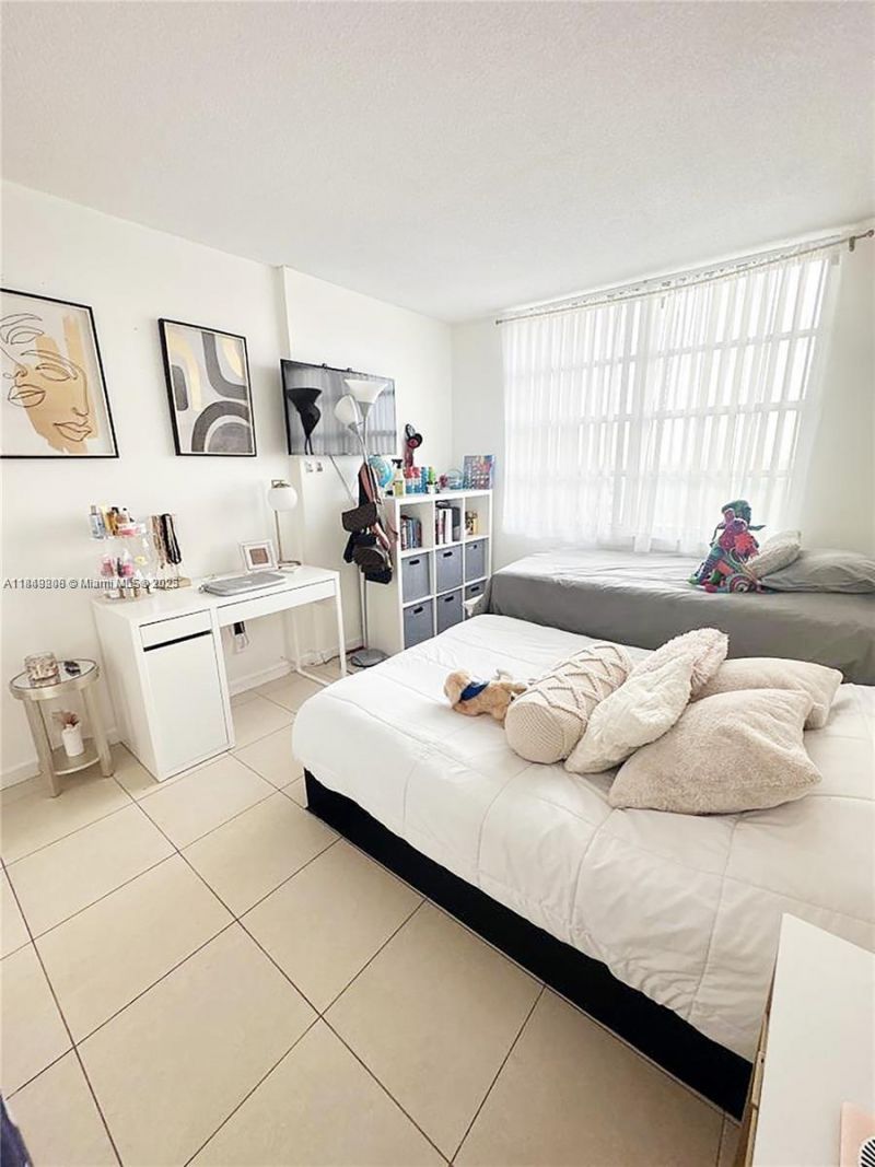 2750 NE 183rd St, Unit 1404, Aventura, FL 33160 Photo