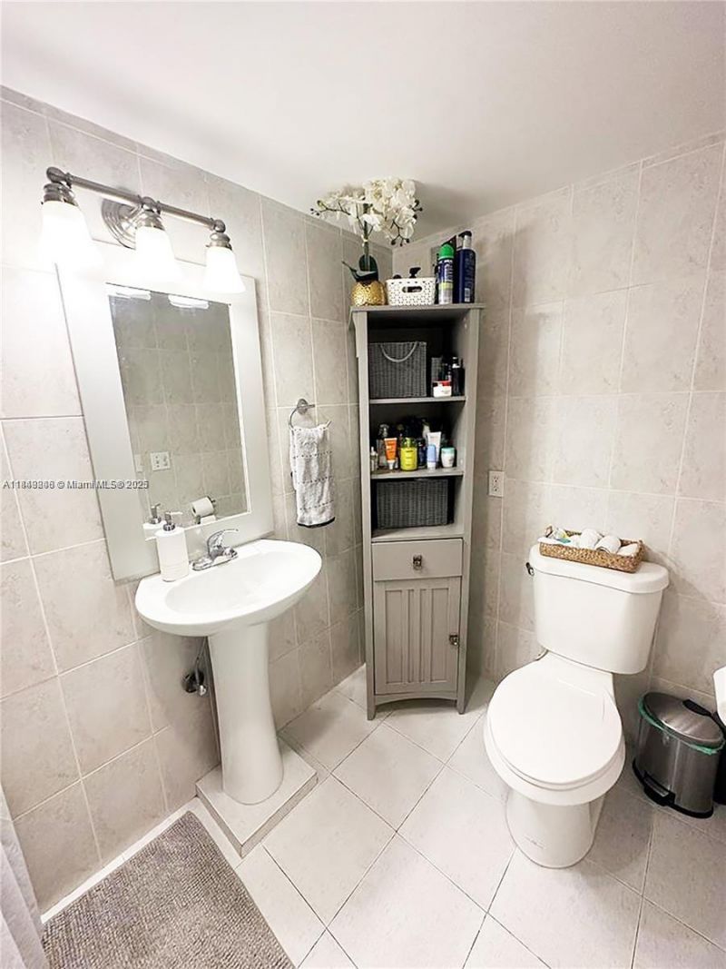 2750 NE 183rd St, Unit 1404, Aventura, FL 33160 Photo