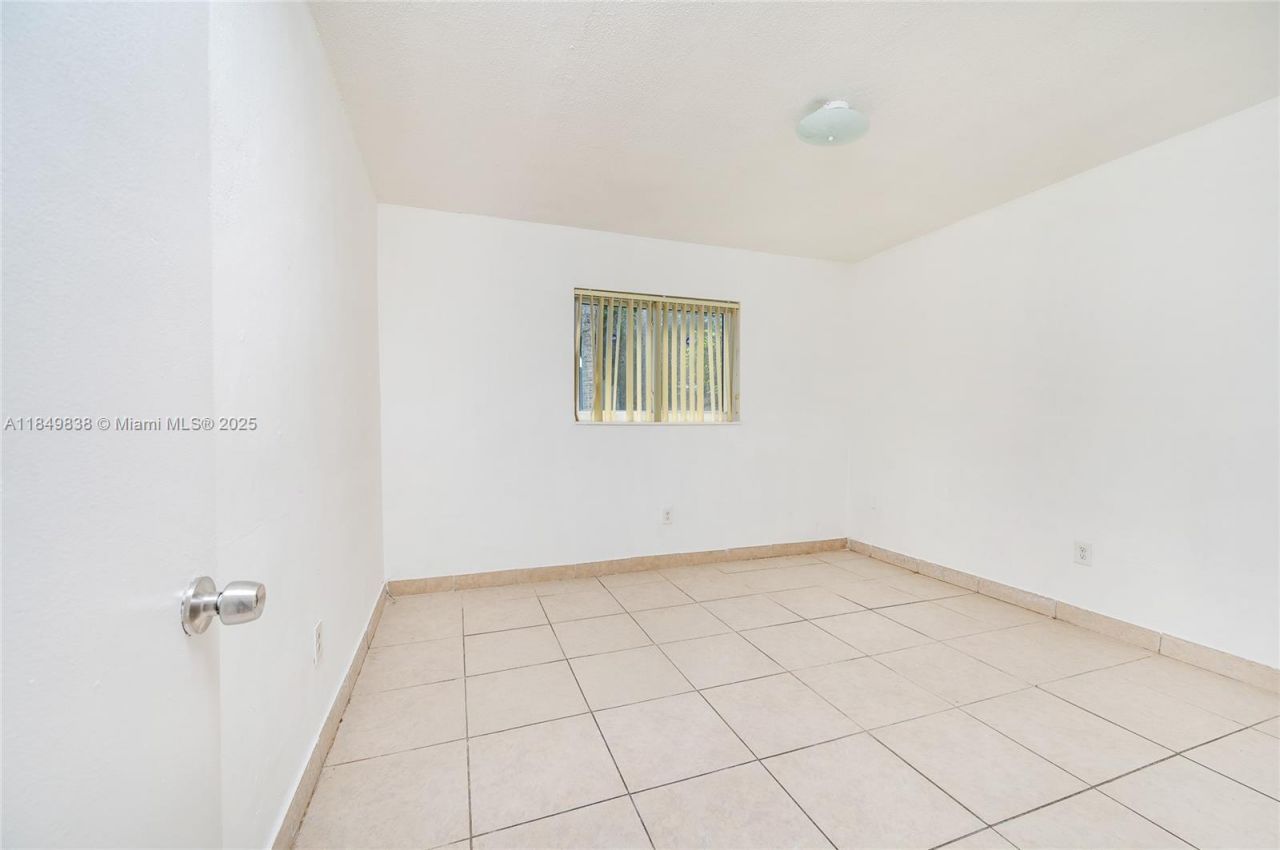520 SW Krome Ter, Unit 1, Homestead, FL 33030 Photo