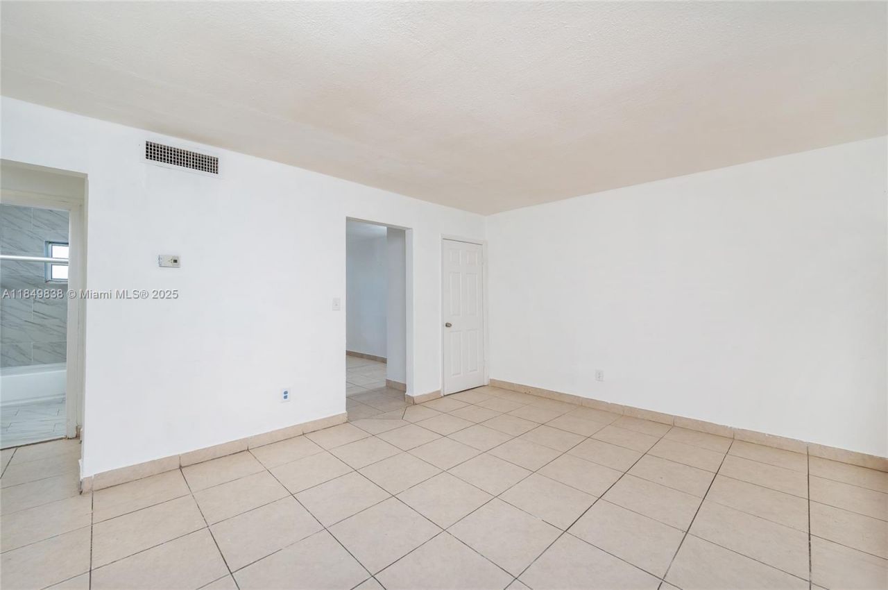 520 SW Krome Ter, Unit 1, Homestead, FL 33030 Photo