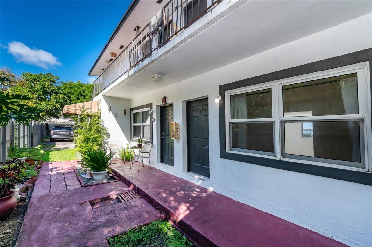 520 SW Krome Ter, Unit 1, Homestead, FL 33030 Photo