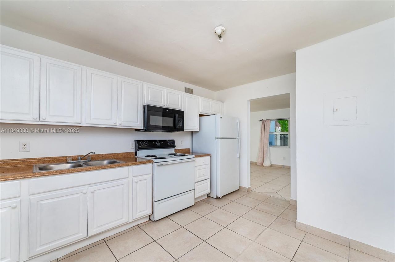 520 SW Krome Ter, Unit 1, Homestead, FL 33030 Photo