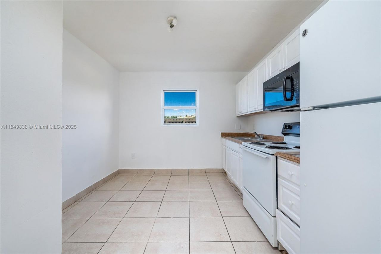 520 SW Krome Ter, Unit 1, Homestead, FL 33030 Photo