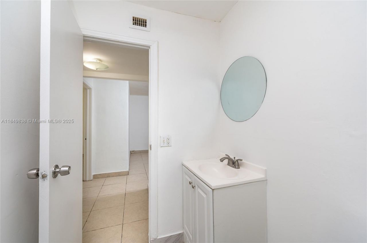 520 SW Krome Ter, Unit 1, Homestead, FL 33030 Photo
