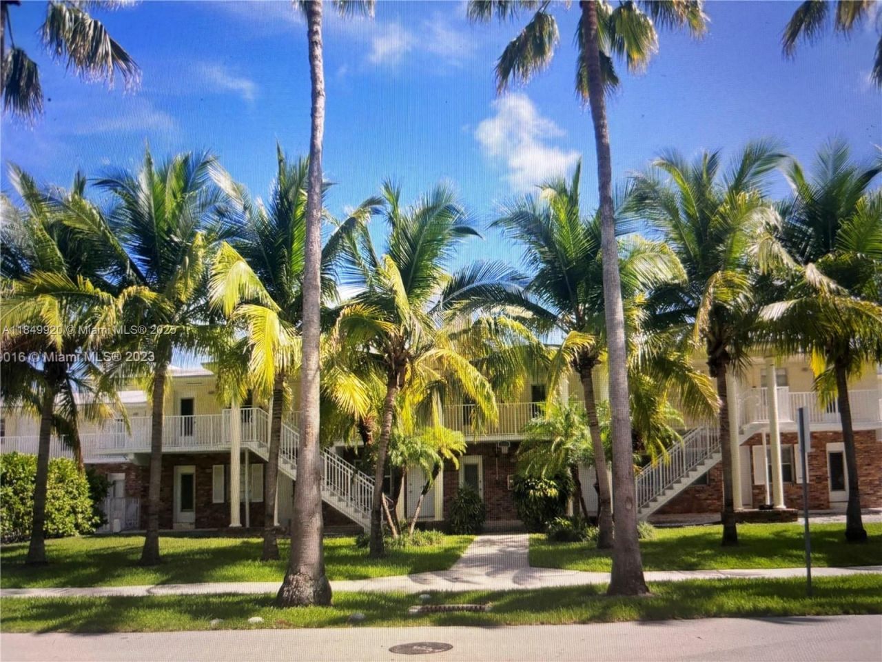 100 Sunrise Dr, Unit 9, Key Biscayne, FL 33149 Photo