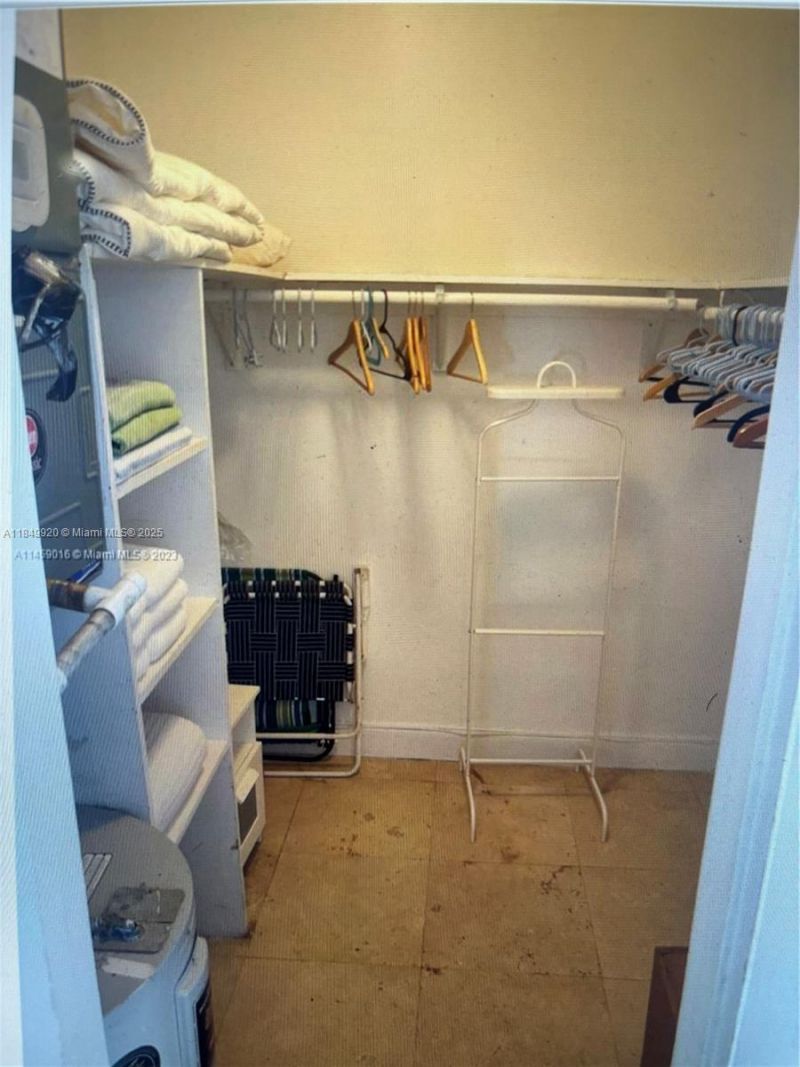 100 Sunrise Dr, Unit 9, Key Biscayne, FL 33149 Photo