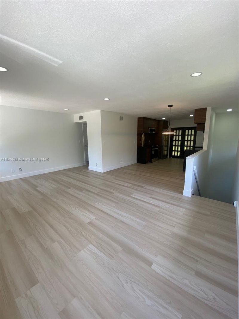 241 Wimbledon Lake Dr, Unit 241, Plantation, FL 33324 Photo