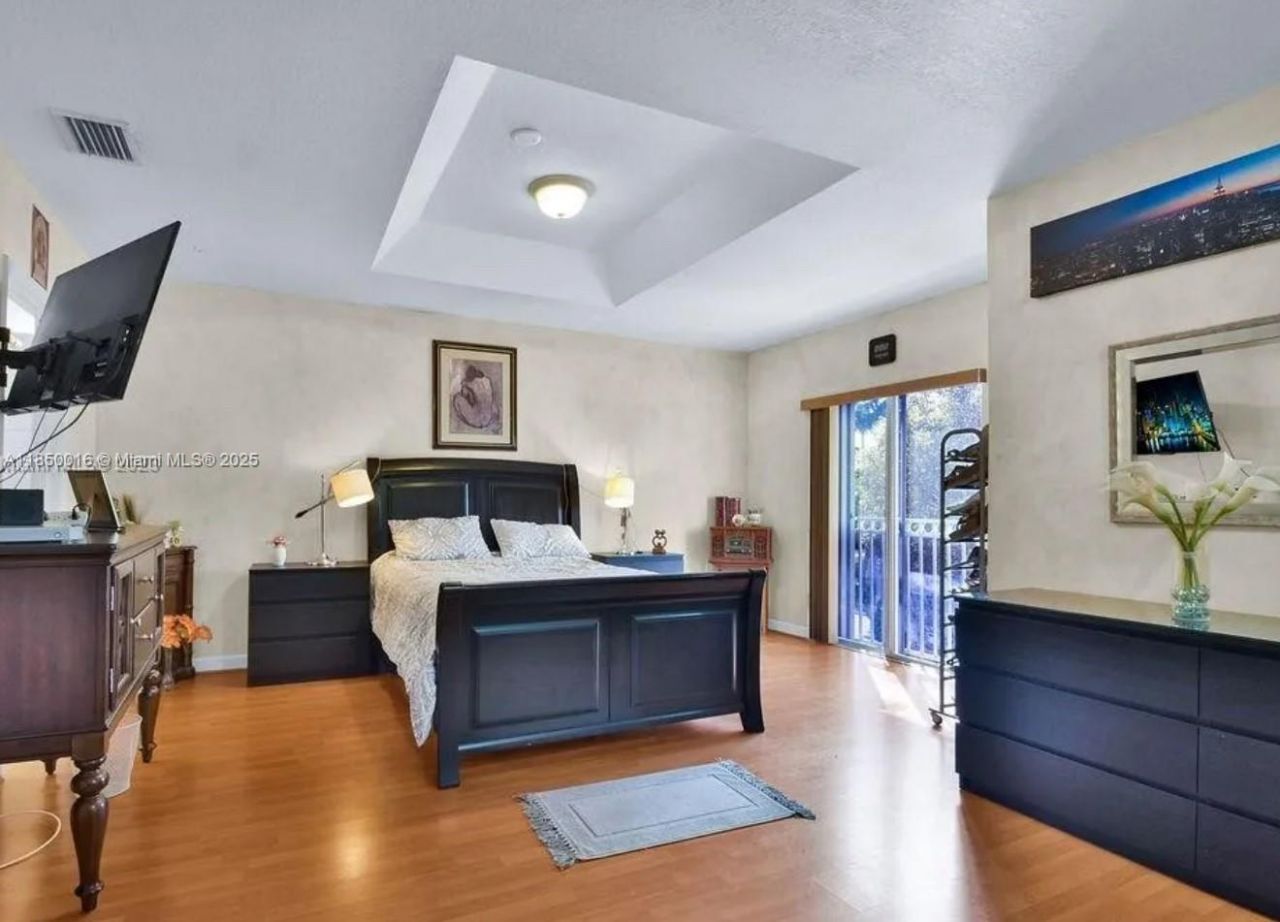 5733 NW 112th Pl, Doral, FL 33178 Photo