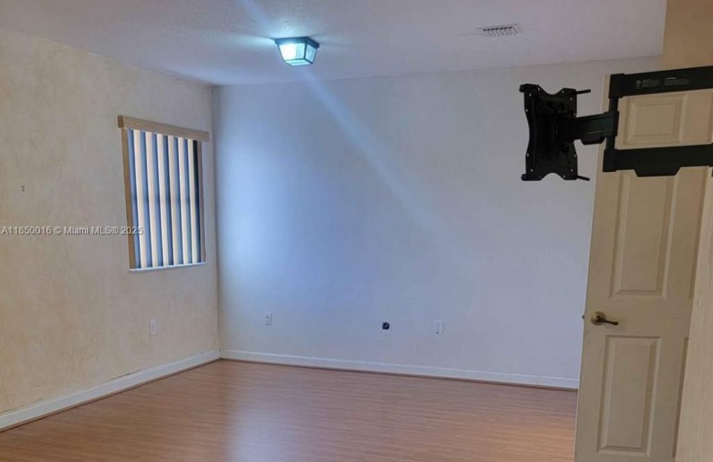 5733 NW 112th Pl, Doral, FL 33178 Photo