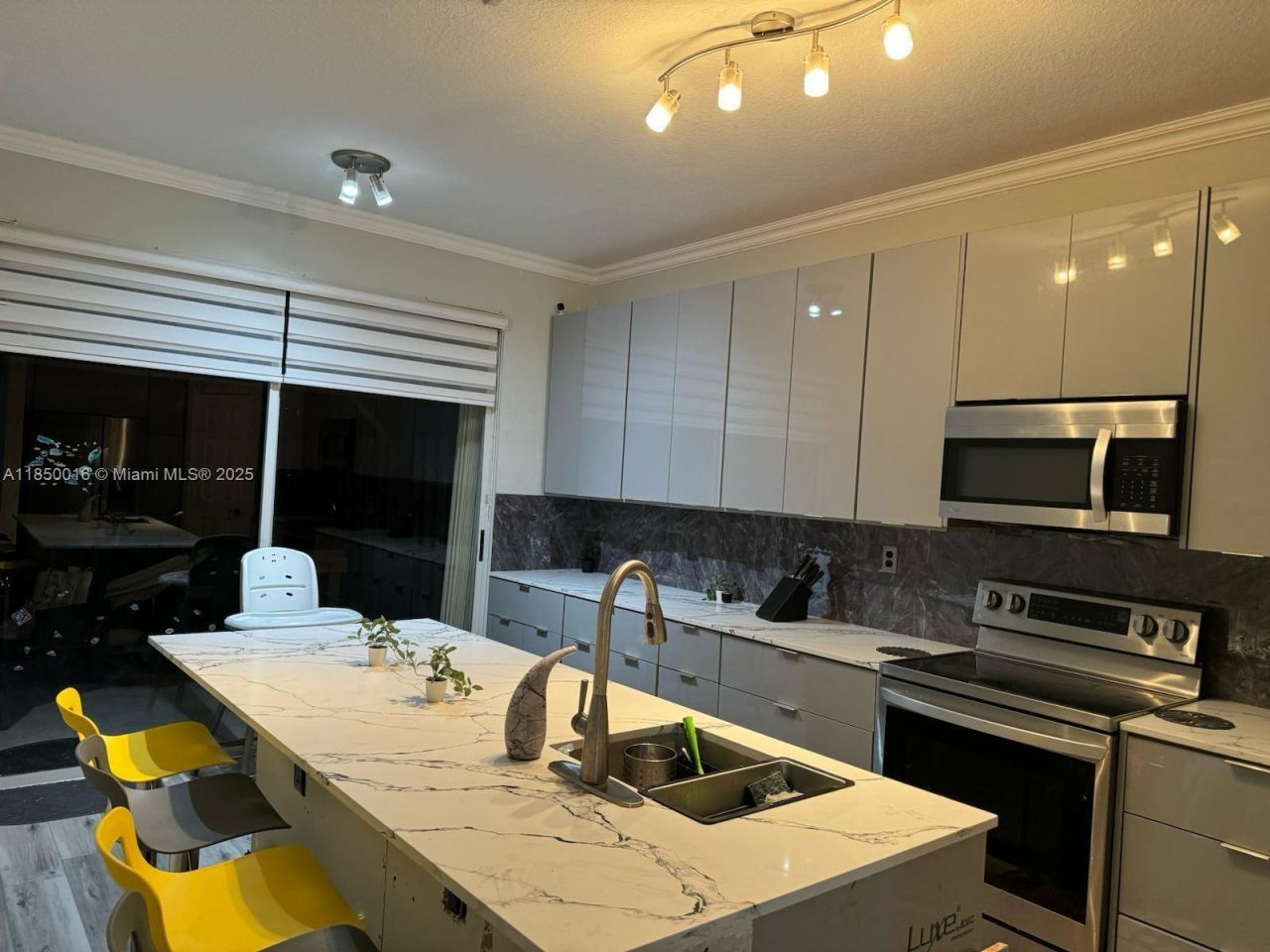 5733 NW 112th Pl, Doral, FL 33178 Photo