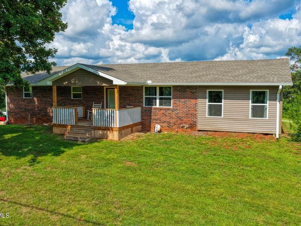 188 Meadow View Road, Rogersville, TN 37857