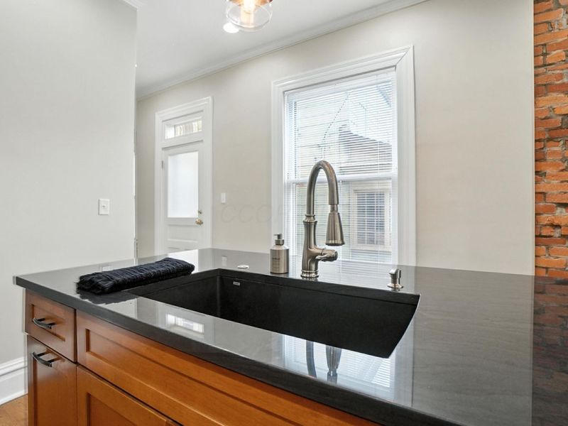 396 W 7th Avenue, Columbus, OH 43201 Photo 16