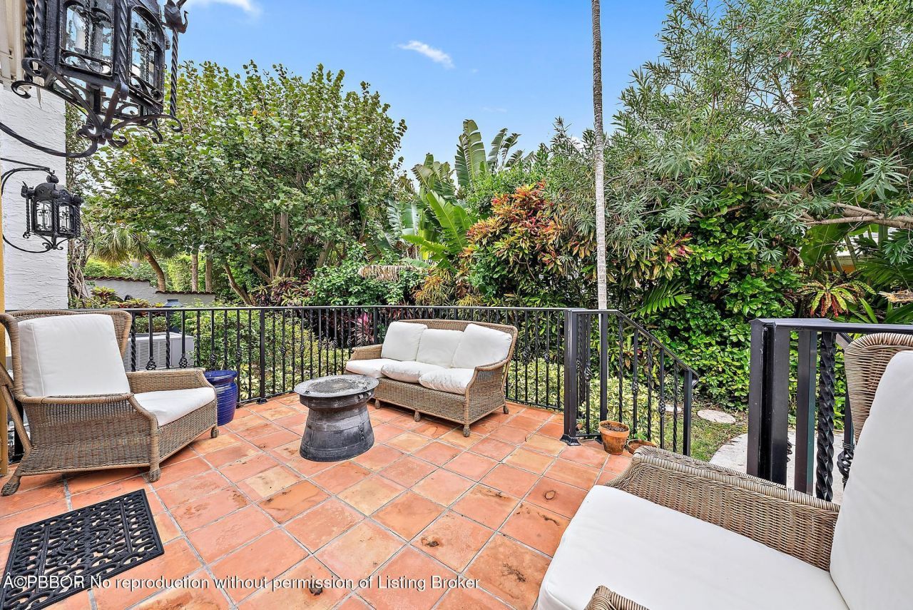 325 Seaspray Avenue, Palm Beach, FL 33480 Photo