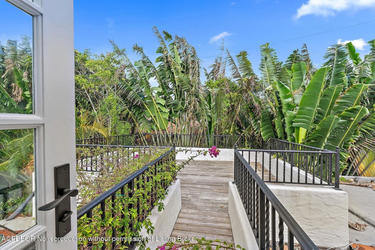 325 Seaspray Avenue, Palm Beach, FL 33480 Photo