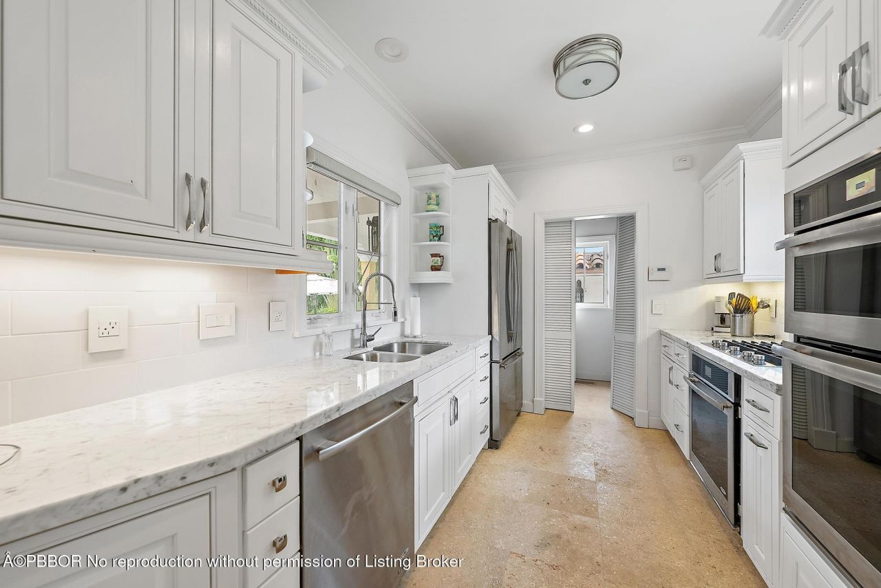 325 Seaspray Avenue, Palm Beach, FL 33480 Photo