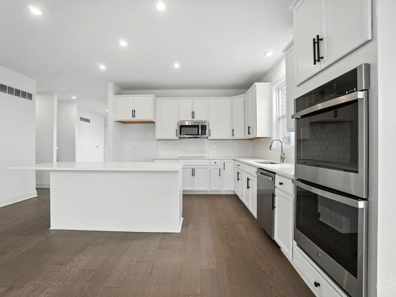 8848 Oakcrest Way, West Chester, OH 45069 Photo 11