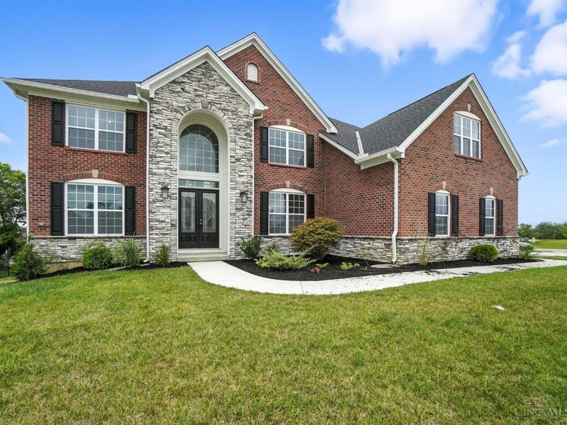 8848 Oakcrest Way, West Chester, OH 45069 Photo 2