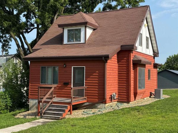 302 W Call Street, Algona, IA 50511