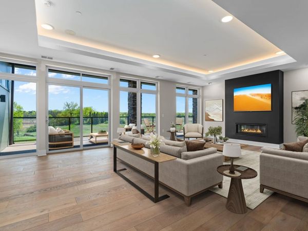 1 Hill Farm Road, Unit 200, North Oaks, MN 55127