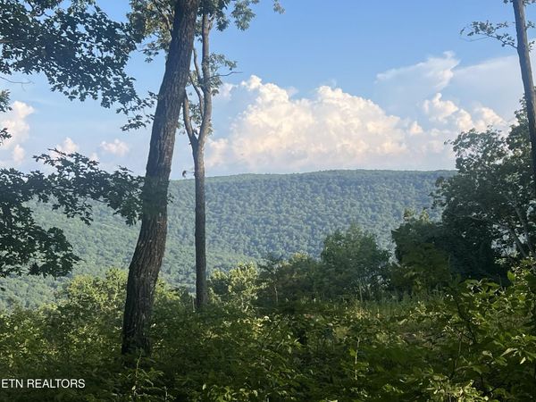 635 Cumberland Cove Road , Monterey, TN 38574