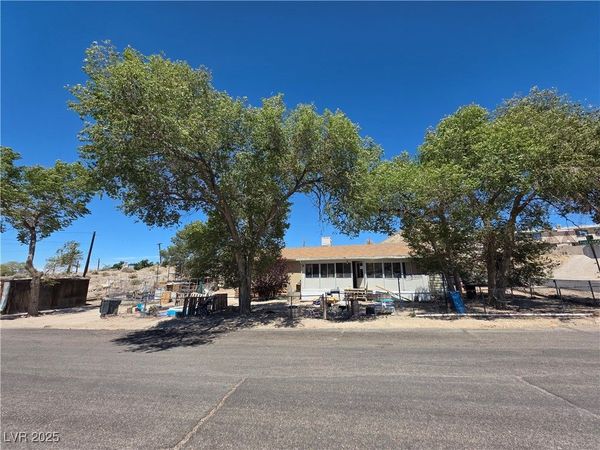 494 S Florence Avenue, Tonopah, NV 89049