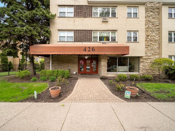 426 S Lombard Avenue, Unit 205, Oak Park, IL 60302