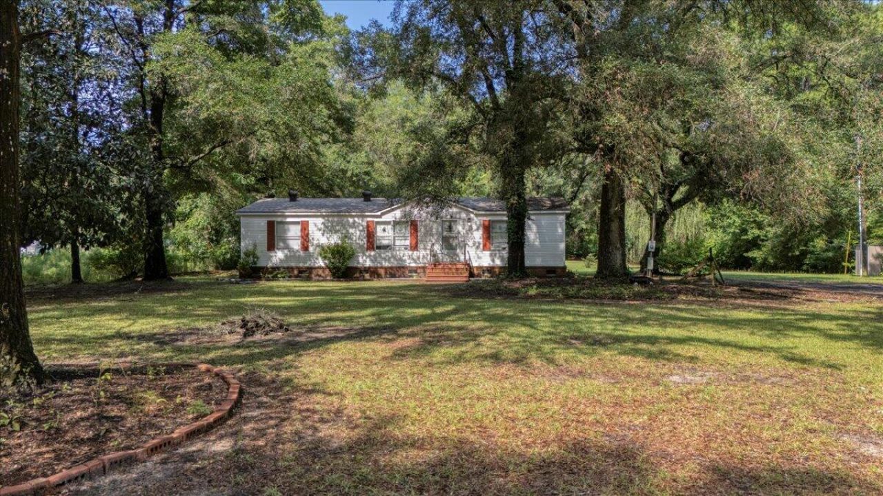 147 Sandpit Drive Photo 3