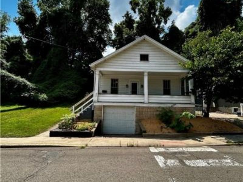 329 N 7th Street, Marietta, OH 45750 Photo 3