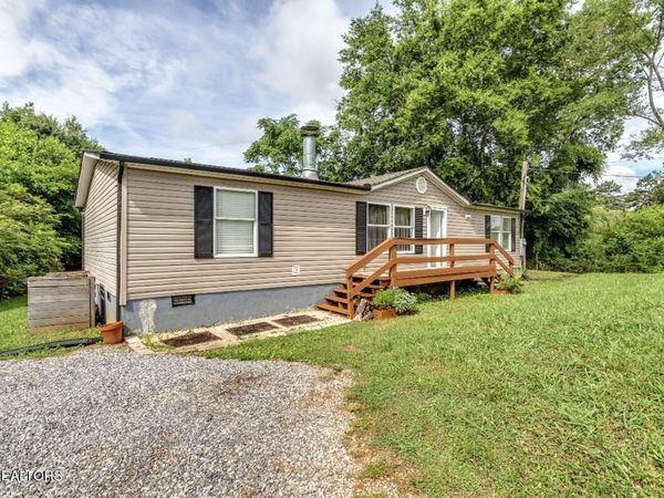 7038 NW Seaver Drive, Knoxville, TN 37909