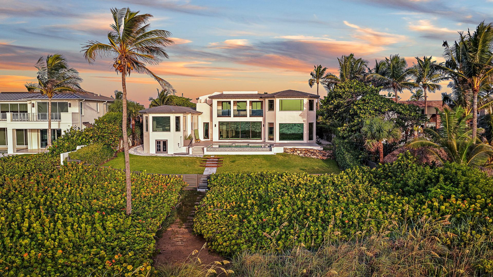 22 Ocean Drive, Jupiter Inlet Colony, FL 33469 Photo