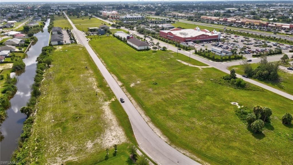 1434 SW 4th Ter, Cape Coral, FL 33991 Photo