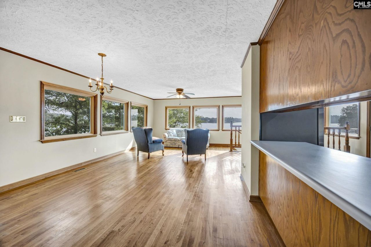 1706 Gold Nugget Point Photo 32