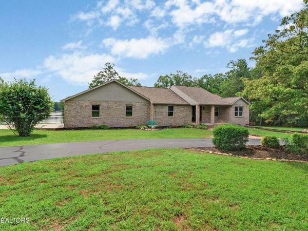 8621 Cherokee Trail, Crossville, TN 38572