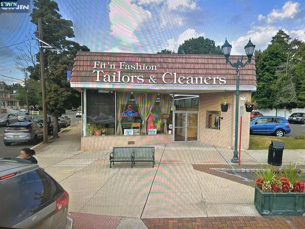 39 W Pleasant Avenue, MAYWOOD, NJ 07607